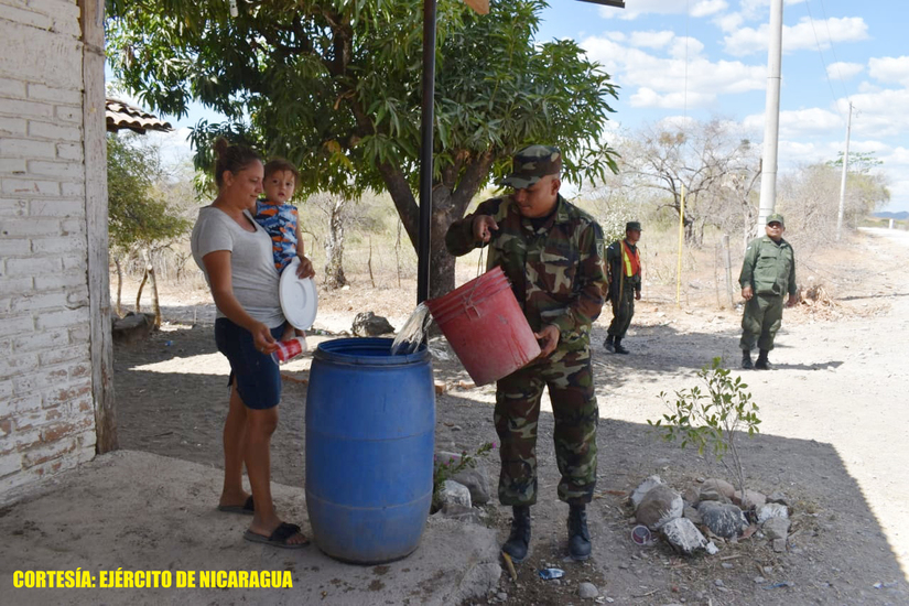ejercito-distribuye-agua